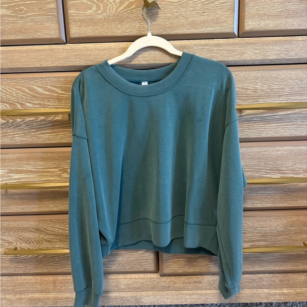 Lululemon Softstreme Perfectly Oversized Cropped Crew size 8